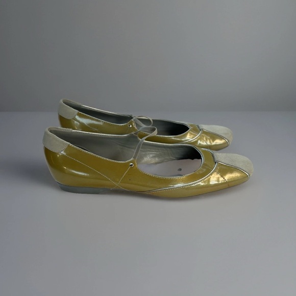 Prada Patent Mary Jane Shoes Flats Size 39.5 - Picture 1 of 12